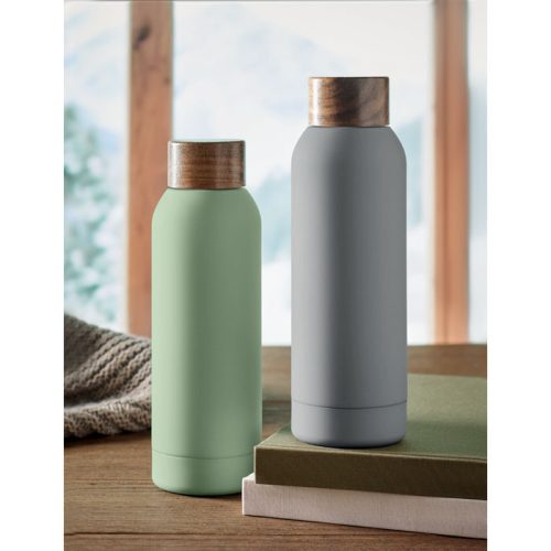 GEISER szimplafalú palack újrahasznosított rozsdamentes acélból, 700 ml